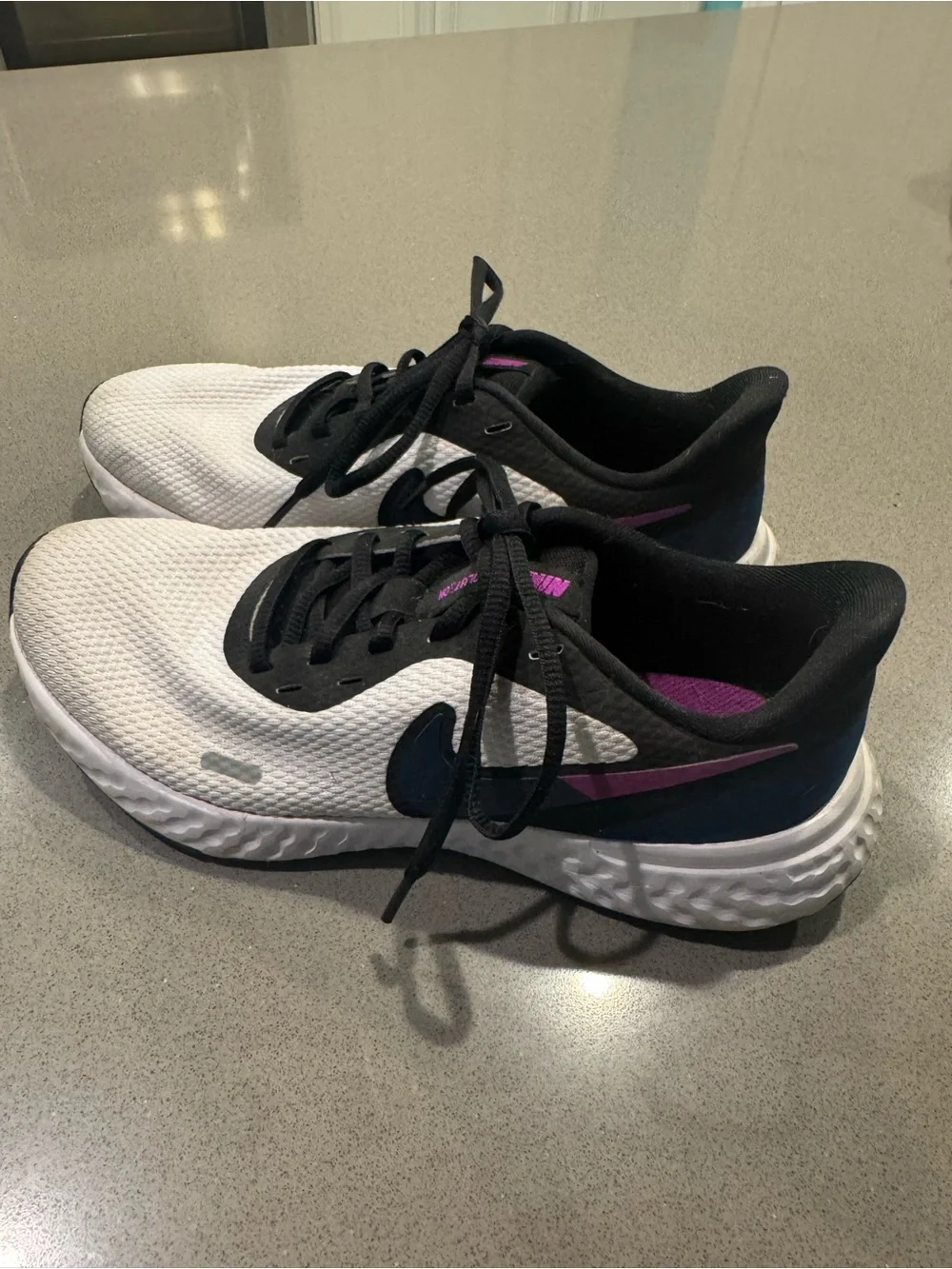 Nike Revolution Women’s Running Shoes Size 8